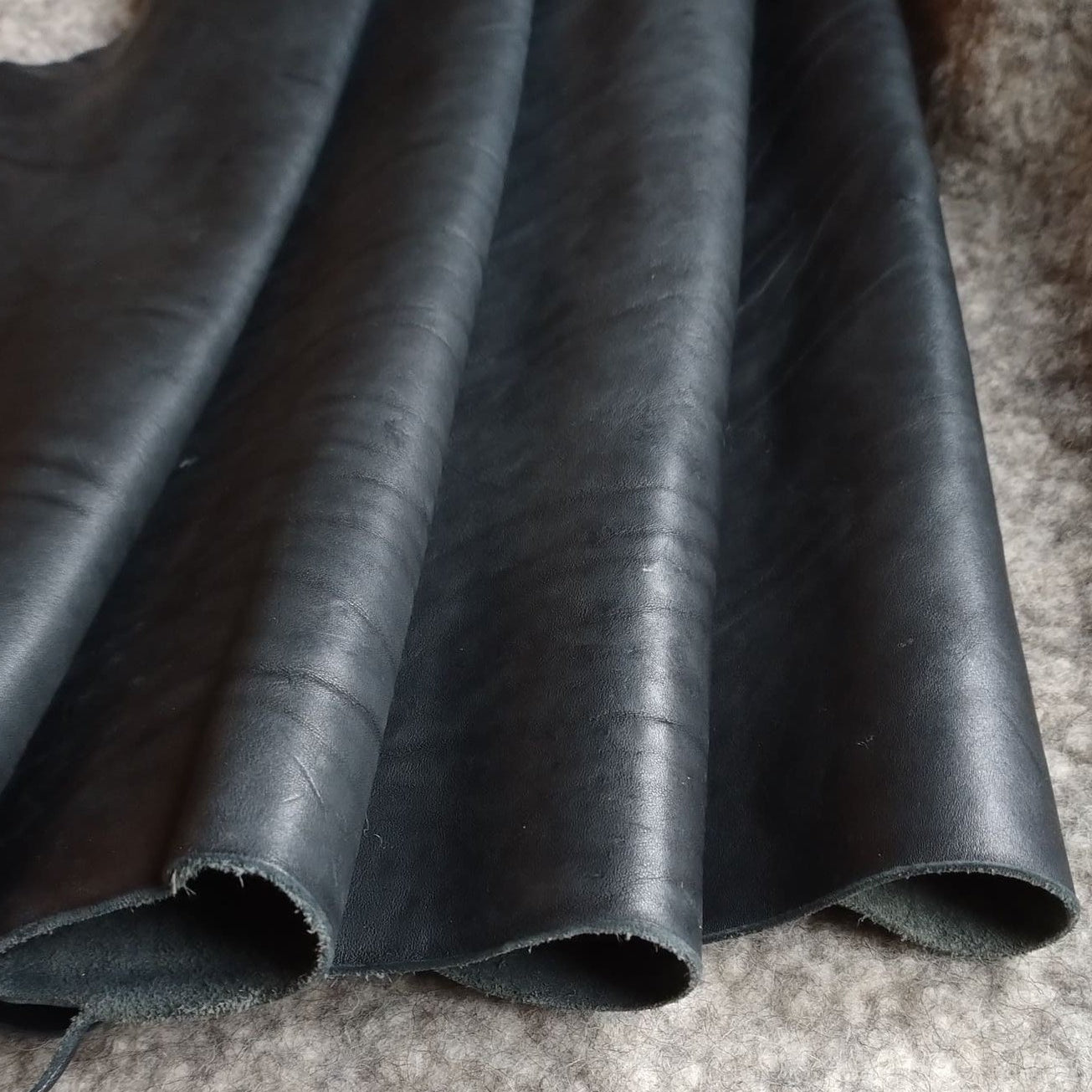chemical free leather
soft veg-tanned leather