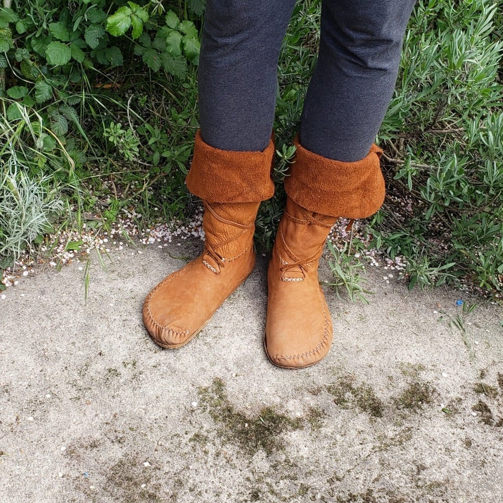 High leather boot with laces