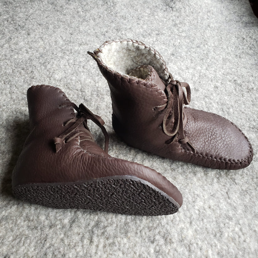 burgundy sperry boots