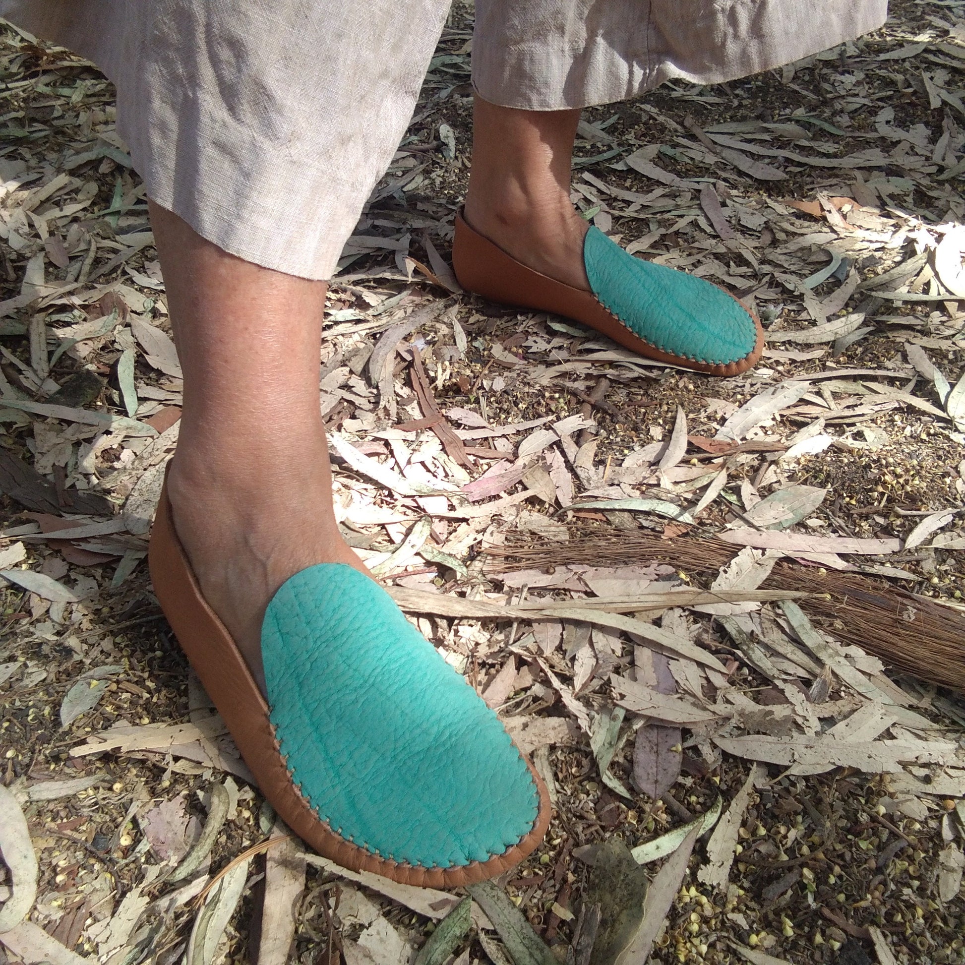 "Leaf" Moccasins Video + PDF Tutorial with Printable Patterns Earthingmoccasins