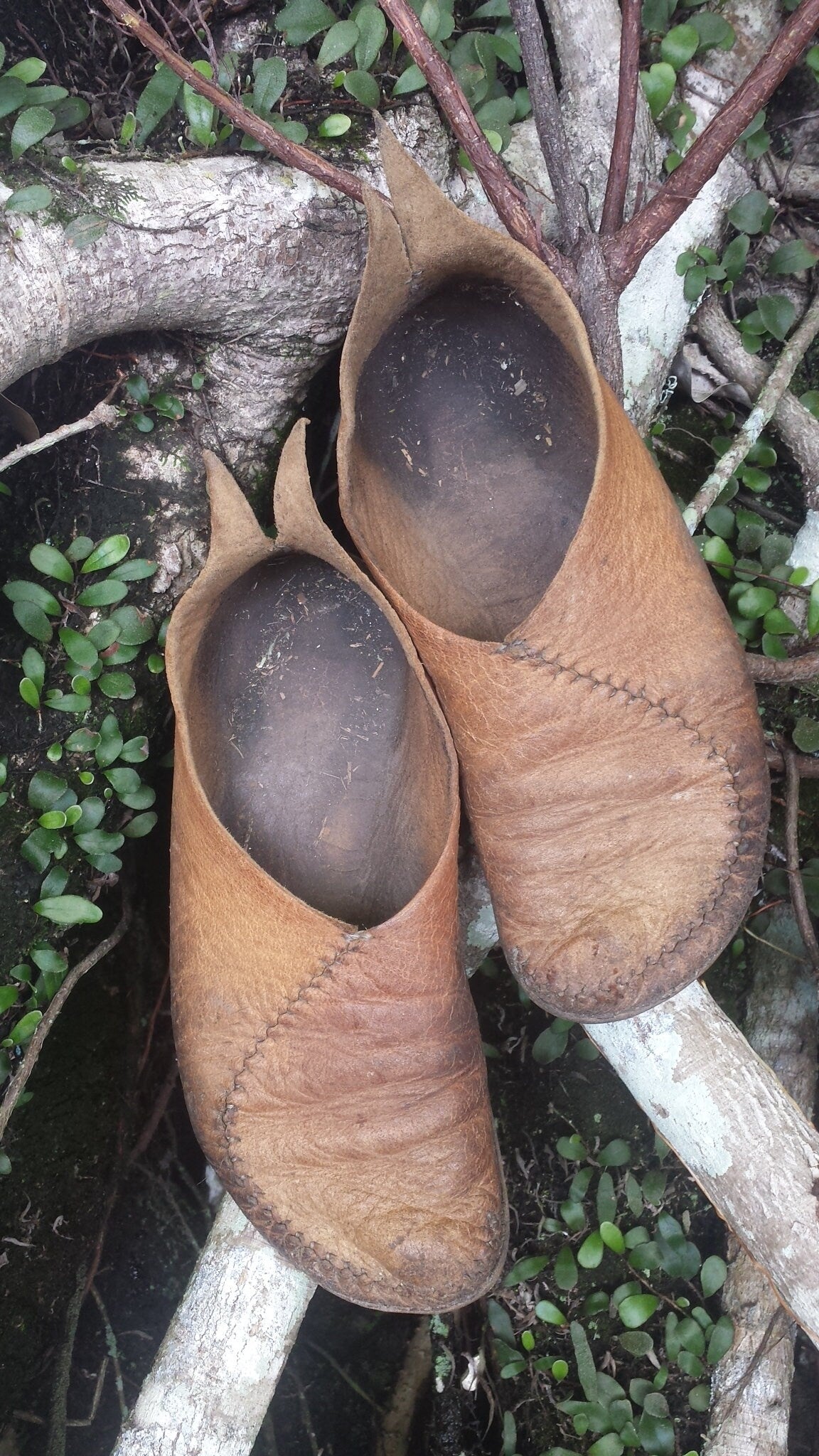 "Heart" Moccasins / Custom-Made Barefoot-Shoes Earthingmoccasins